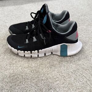 Nike Free Metcon Sneakers